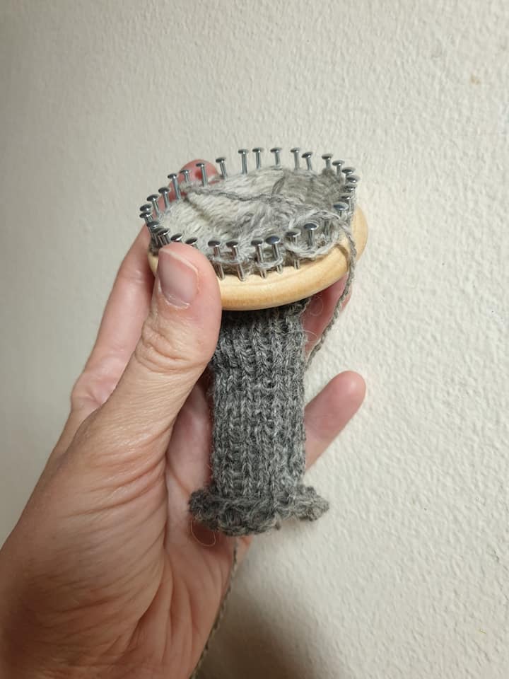 Hemgjord stickram 1, av gardinring